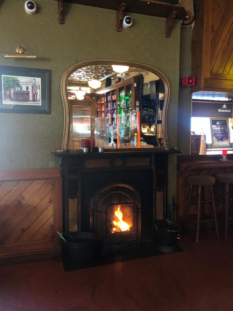 Lighting the fire for the first time in eighteen months at #SlatterysD4!

As the evenings start to draw in and the nights start to cool, why not grab yourself a #hottoddy and pull up a stool by the hearth?

#BestSportsExperience #autumnvibes  #winteriscoming❄️