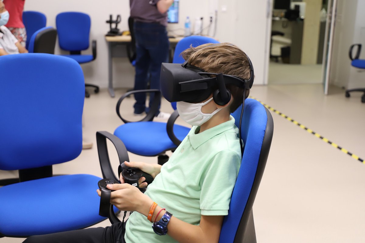 MusevrM's tweet photo. This moment when you understand something new is so fantastic... we all do research for that ! Sharing this with all-ages people during the "fete de la science" was so fun and enriching ! Happy to have contributed !
@CNRS_OccitaniE @INC_CNRS @chimiebalard @enscmchimiemtp https://t.co/874PG7LB7w