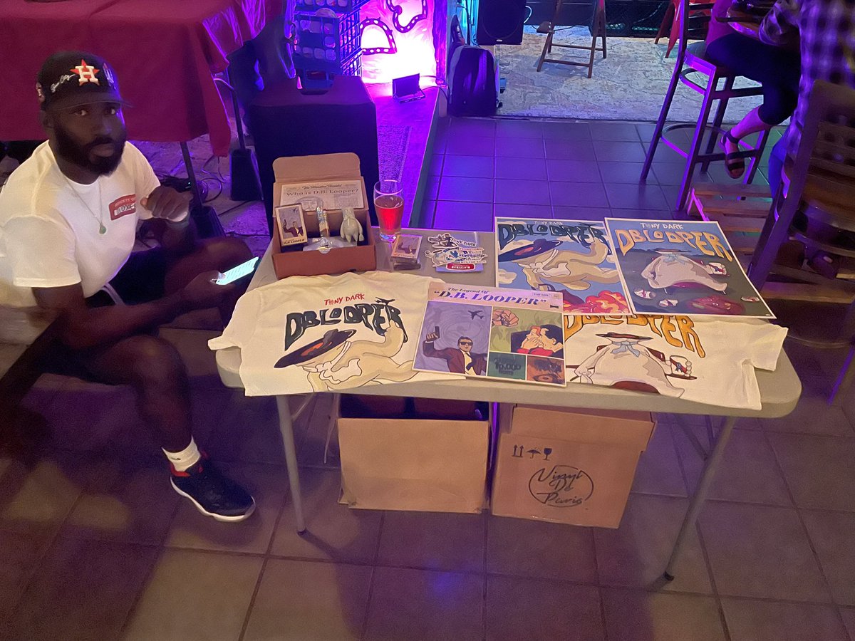 I’ll be at @Trezartwinebar w/ my merch table tomorrow, pull up and cop a vinyl and or box set. ☺️

Hi <a href="/say_blk/">Christian Pope | 🇳🇬</a> 🙋🏼‍♂️