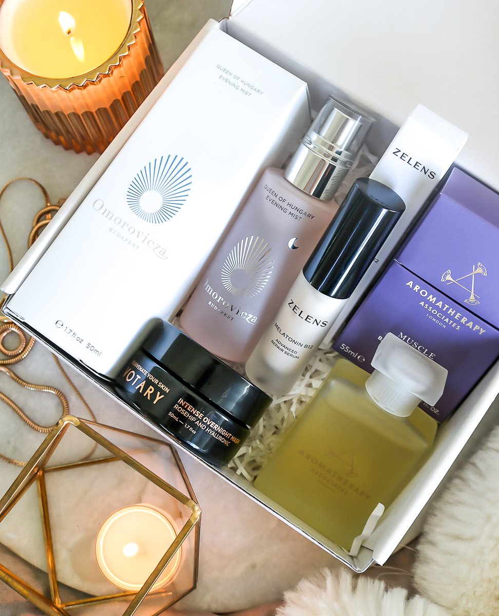 ✨🤍It's dispatch day 🙌🏽 Your beautiful boxes are on their way, what better way to start the week than with a delivery of blissful sleep 😴✨