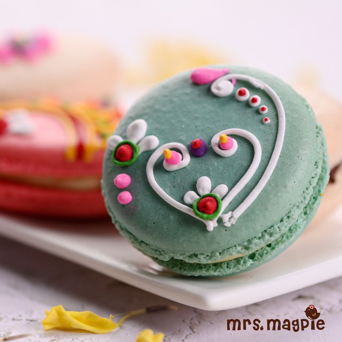 MrsMagpieCafe's tweet photo. Puja Macarons – This Festive box features two pieces each of Chocolate and Raspberry macarons.
    
Part of our newly launched Festive Menu!

Now available on Swiggy and all outlets from today!

Cherish your day with these extra special goodies!

Have a yummy day 😊 https://t.co/WZnMRf46Gl