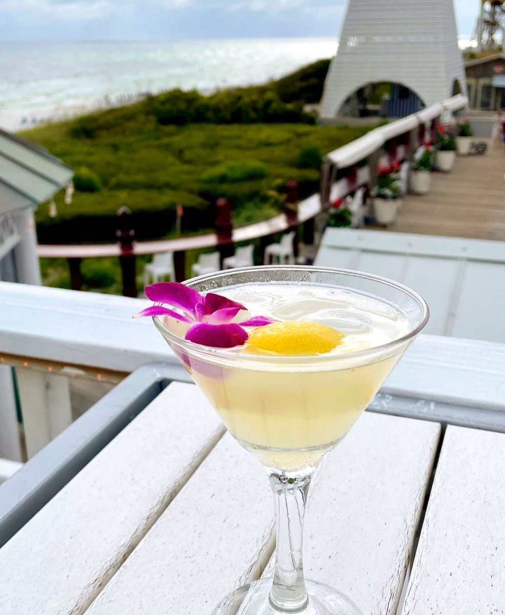 budandalleys's tweet photo. Wake up &amp; smell the martinis. 😉🍸 Who’s coming to see us on fall break? 🙌 📷: @raneer https://t.co/UYGph8Fgki