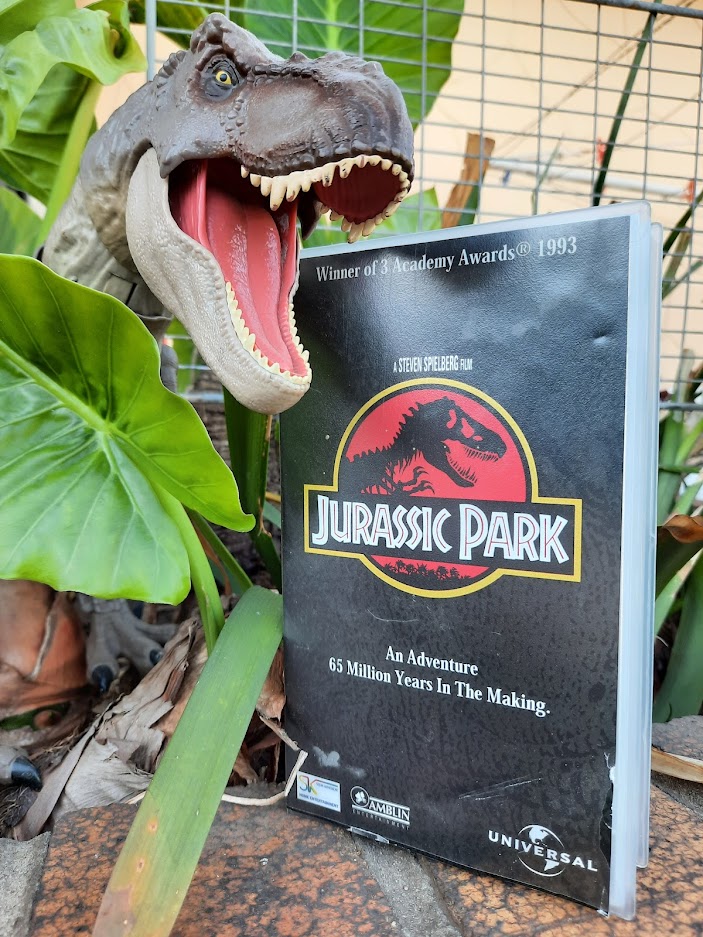 RetroBeastGamer's tweet photo. Welcome to Jurassic Park🦖
#jurassicpark #jurassicparkvhs #vhs #dinosaursarecool #dino #trex #jeffgoldblum #stevenspielberg #vhsisnotdead #vhstapes #vhscollection #welcometojurassicpark #vhscollector #dinosaurtoys #matteltoys #trextoy #sagamer #retrosouthafrica #retrocollective https://t.co/aBczzjMgIb