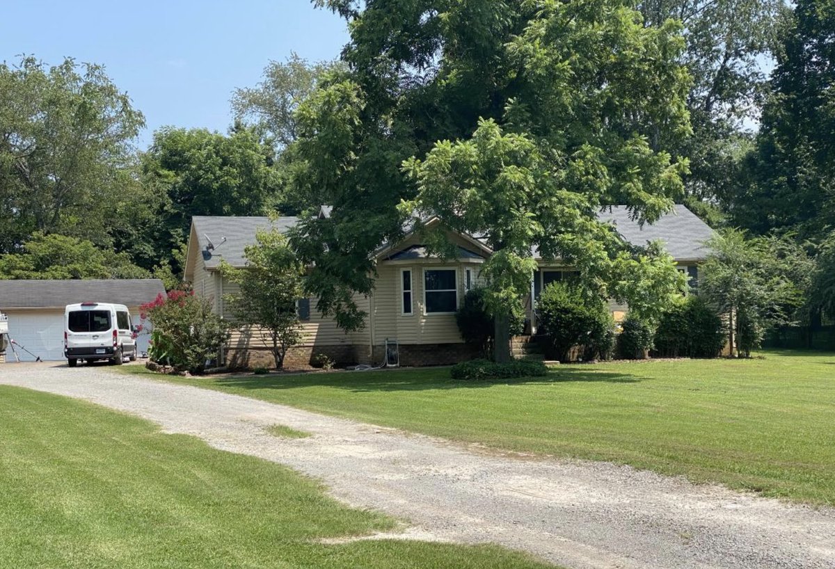 ShowPalHQ's tweet photo. 🌼JUST LISTED! 🌼Beautiful ranch style home in highly sought after area in Gladeville! 

615 McCrary Rd, Lebanon, TN
3 Beds | 3 Baths | 1757 sq ft

👉Schedule a tour! https://t.co/eQmPpTiaQe

#justlisted #newlisting #homeforsale #fsbo #houseforsale https://t.co/IwCYewWXVg
