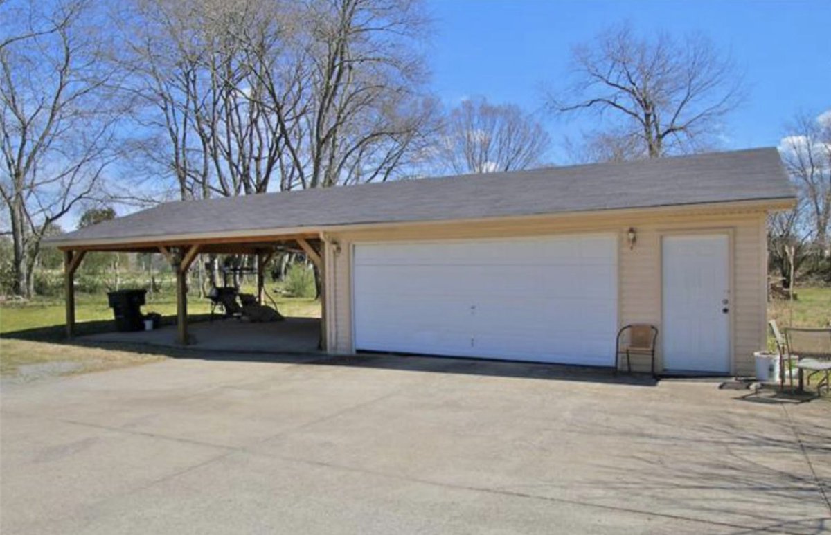 ShowPalHQ's tweet photo. 🌼JUST LISTED! 🌼Beautiful ranch style home in highly sought after area in Gladeville! 

615 McCrary Rd, Lebanon, TN
3 Beds | 3 Baths | 1757 sq ft

👉Schedule a tour! https://t.co/eQmPpTiaQe

#justlisted #newlisting #homeforsale #fsbo #houseforsale https://t.co/IwCYewWXVg