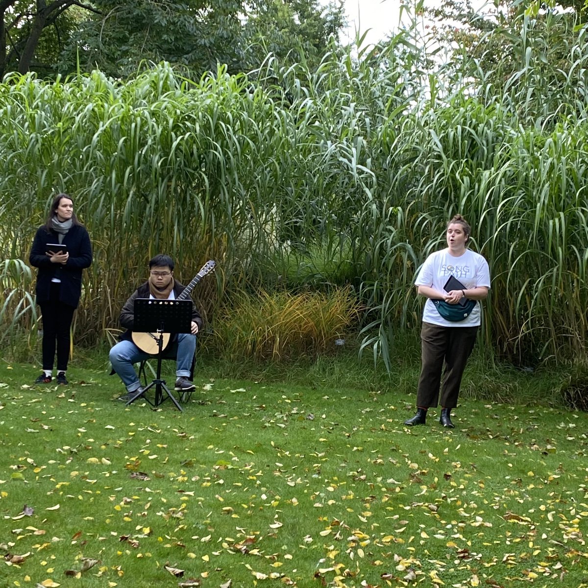 silverlawn's tweet photo. Thank you @JessicaDandy @helencharlston & @OxfordLieder @SholtoKynoch for this final event in my festival sampler weekend - an unforgettable #SongPath experience. My brain was fizzing with responses to the ideas, words, music and natural surroundings. https://t.co/p83JFswGXy
