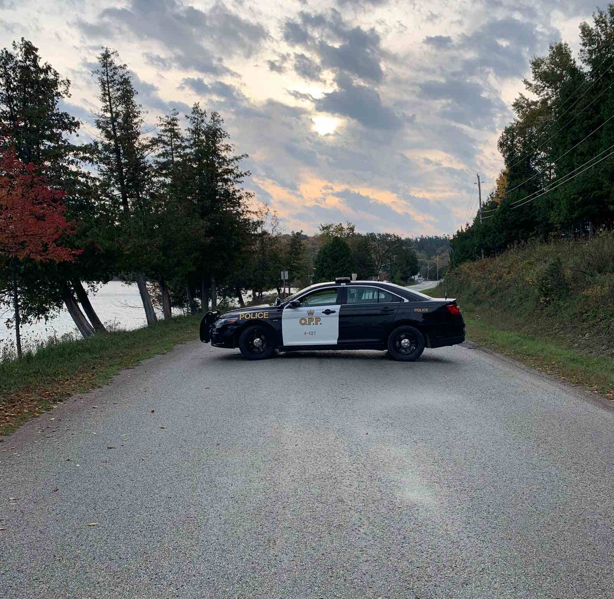 OPP_NER's tweet photo. #ManitoulinOPP are currently investigating an occurrence on Main Street, Billings Township. #OPP advise the public to avoid the area &amp; if in the area to shelter in a place of safety until further notice. Monitor local media for further updates. ^tk https://t.co/dl1Qt0N1OO