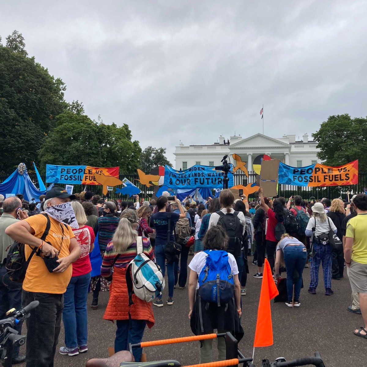 People of faith are rising for day 1 of #PeopleVsFossilFuels and telling 
<a href="/POTUS/">President Donald J. Trump</a>
 to stop Line 3 and other fossil fuel projects. Proud to stand in solidarity with Water Protectors. #StopLine3 #Faiths4Climate #IndigenousPeoplesDay