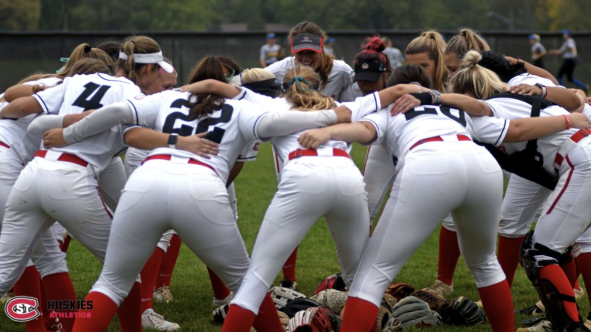 SCSUHUSKIES_SB's tweet photo. Those 🍂🥎 feels

#unleashSCSU #NSICSB #SCSUHuskies https://t.co/vzPiae6wGT