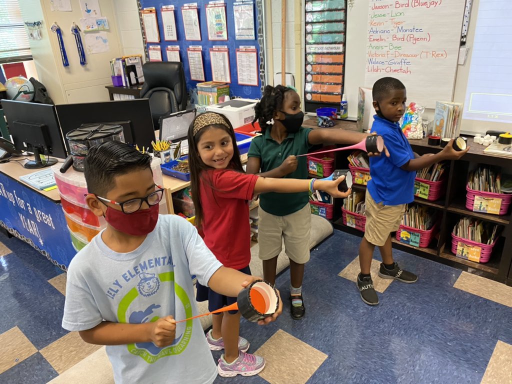 mr_nappi's tweet photo. After taking their science test, these small scientists 👩‍🔬 were shown another way to observe objects in motion!

The marshmallows were certainly going in all directions last Friday! 

@LelyLionsRoar #lelylionsroar https://t.co/ycnLrDDsdr