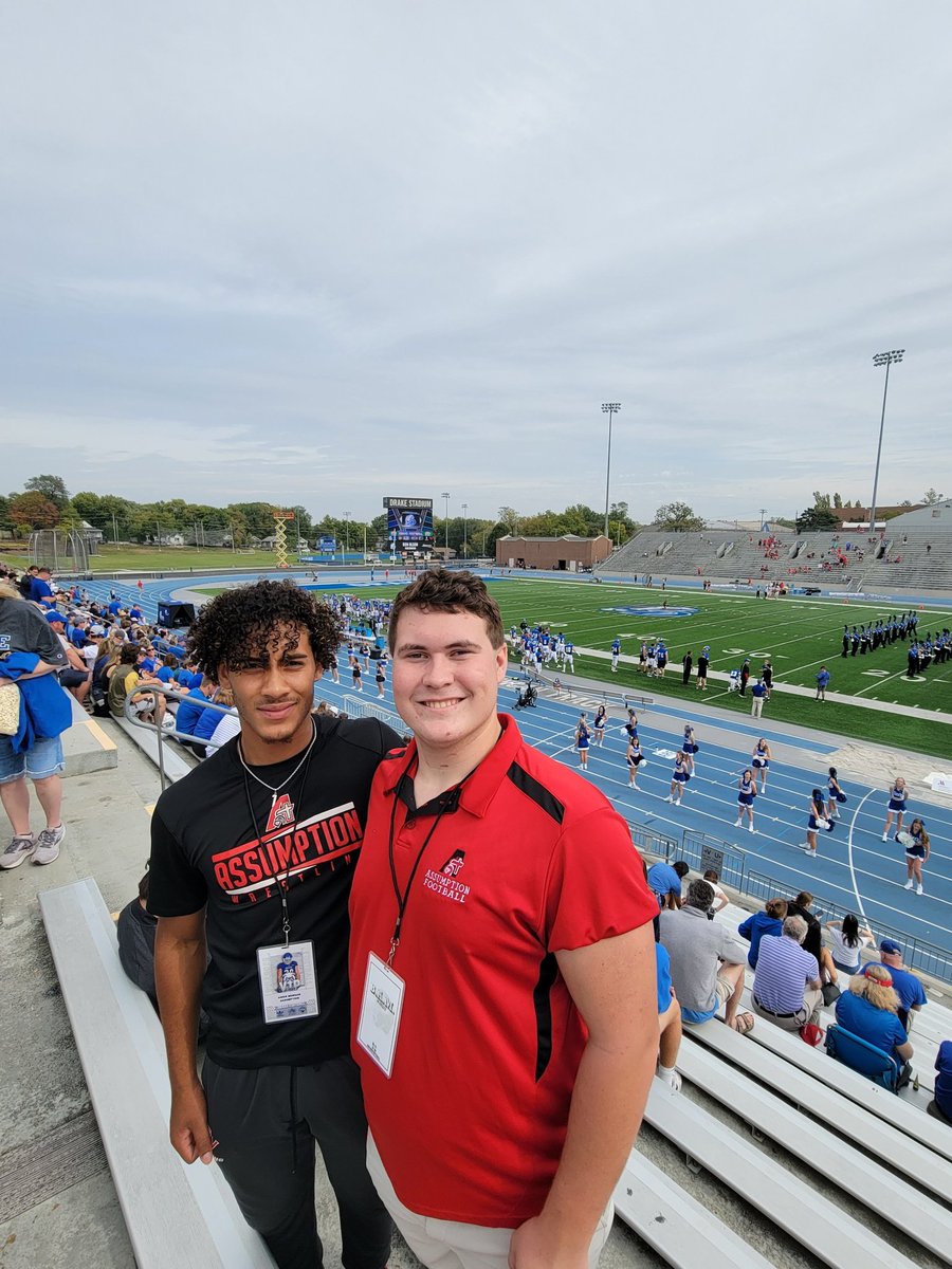 Joe_Show73's tweet photo. Had a great time visiting @DrakeBulldogsFB this weekend with fellow @Ahsfootball_ and @TheStrengthU teammate @aiden_morgo https://t.co/ckJmdC2SWT