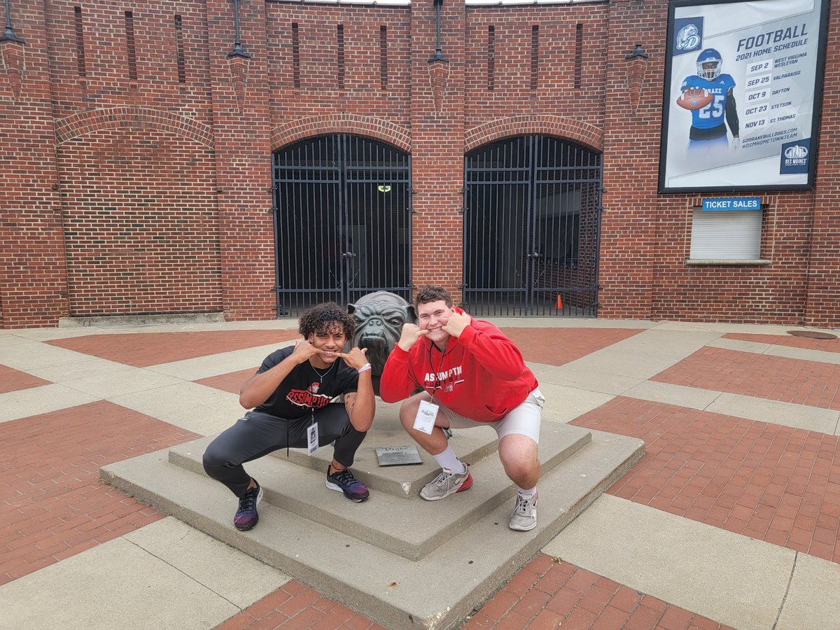 Joe_Show73's tweet photo. Had a great time visiting @DrakeBulldogsFB this weekend with fellow @Ahsfootball_ and @TheStrengthU teammate @aiden_morgo https://t.co/ckJmdC2SWT