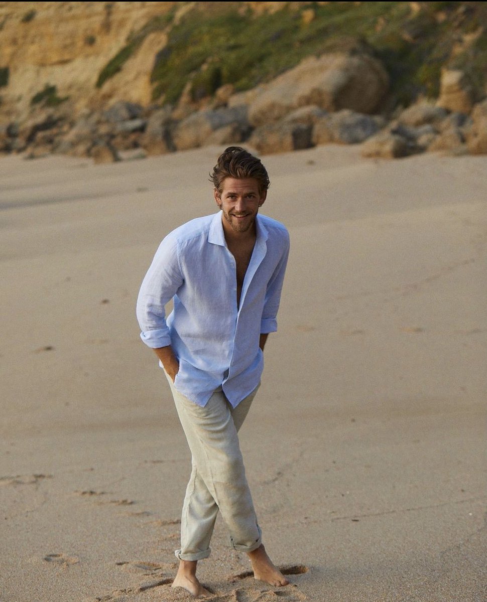 AmphiWater's tweet image. #mcm

Always with that boyish charm 💕