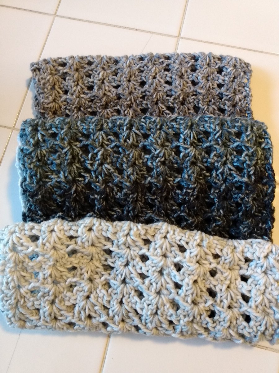 coldstreamcraft's tweet photo. Keep warm in style with the latest addition to my #etsy shop: Unisex #Gray Infinity #Scarf, #Neckwarmer, #LoopScarf, #Fall Fashion #ShopSmall #Handmade #Crochet https://t.co/mANgxNns0W https://t.co/24CnNKAthD
