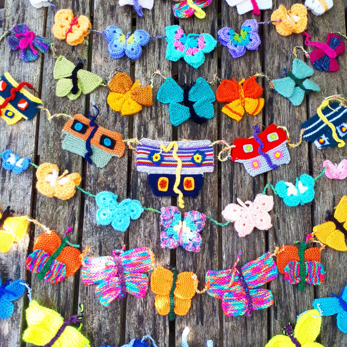 Hippystitch's tweet photo. I've made up some #butterfly #garlands for our next #ButterfliesandBees sale supporting @Fr_RowntreePark. They'll be on sale on
Sat 16 Oct 2021 from 10:30-12:30.  Find us in #RowntreePark #York, just below @RPReadingCafe !
https://t.co/fkLsIl9FqO...
#yarnstorming #yarnbombing https://t.co/T1DI8spGWn