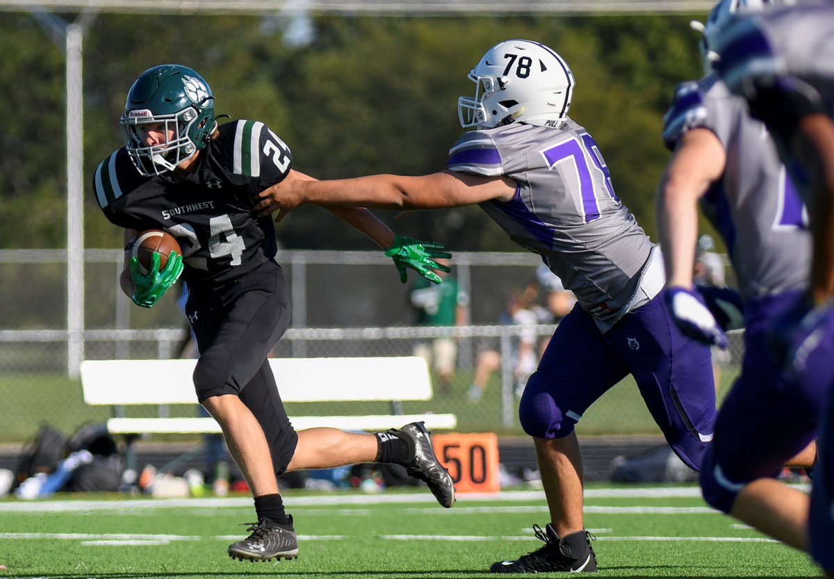 bvsw_wolfpack's tweet photo. More 📷from last week's freshman game. Playing this afternoon at 4 pm at St. James.

@MSorbinPhoto https://t.co/xOxqdt7JFZ