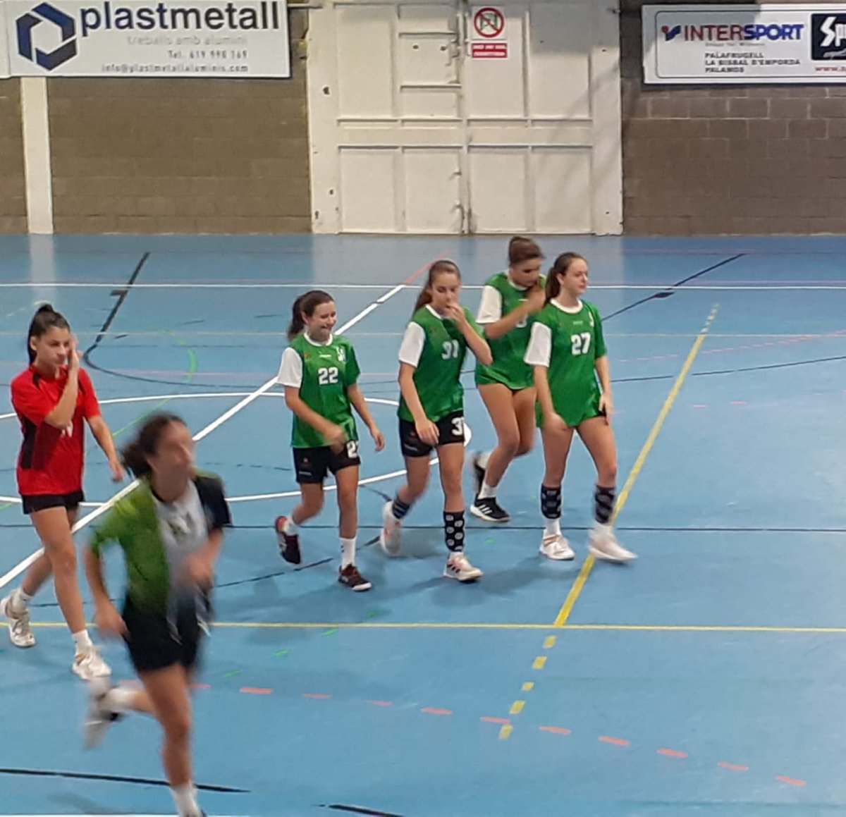 7 JUGADORES, ALS ENTRENAMENTS DE LA SELECCIÓ!
Les jugadores de l'infantil Queralt Fornt, Claudia Guijarro, Claudia Argent i Marina Galvany i les del cadet, Júlia Gómez, Lucia Pérez i Carla Gutiérrez, aniran als ntrenaments amb la Selecció Catalana! Felicitats noies!

#handbol