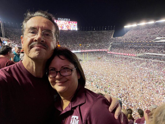 ALSSpanish's tweet image. Who knew that the highlight of spending the weekend with our 2 younger sons (Texas-born and Aggies to boot!) would be beating ‘Bama!!! Whoop &amp;amp; Gig’em 👍