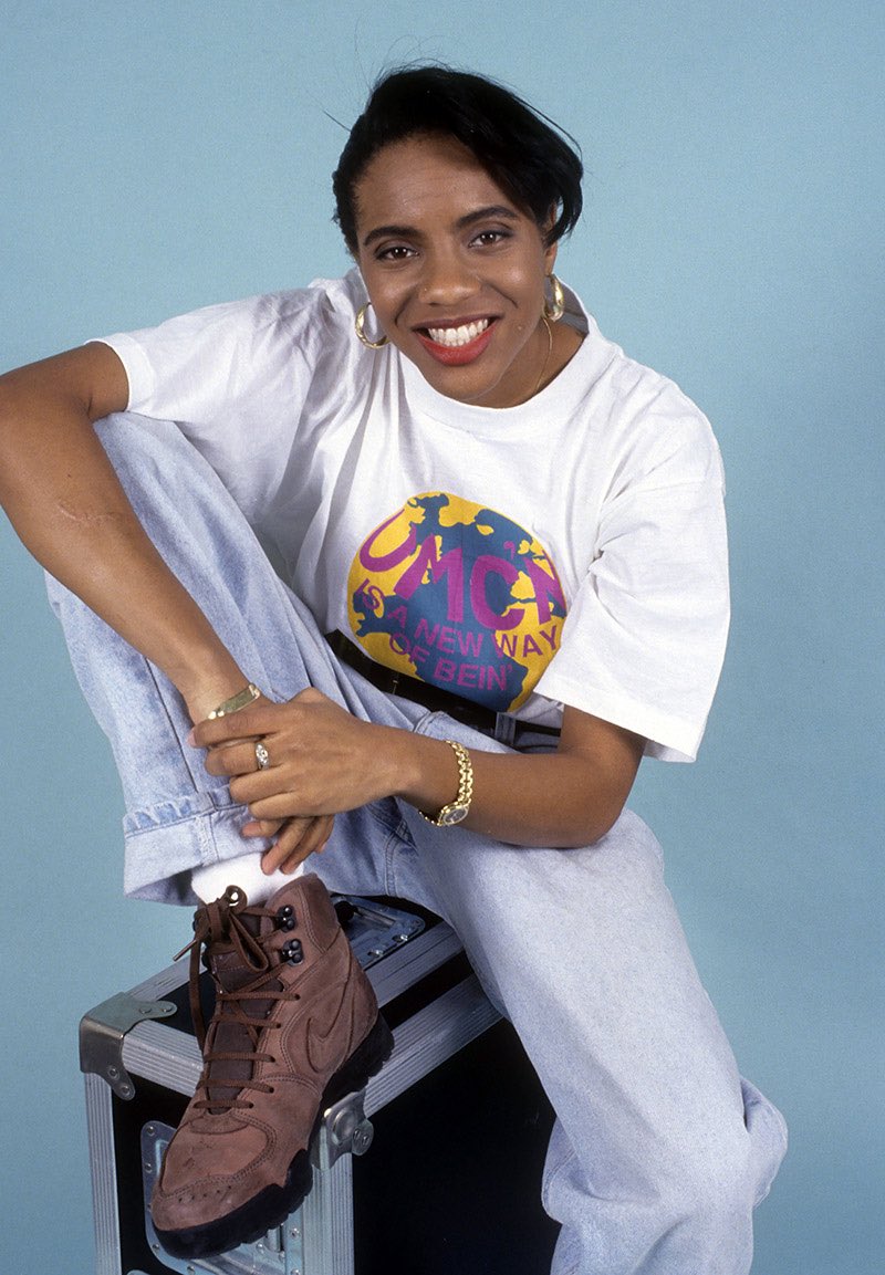 Happy 51st Birthday to hip hop pioneer, the legendary, Mc Lyte  What s your favorite Lyte song? 