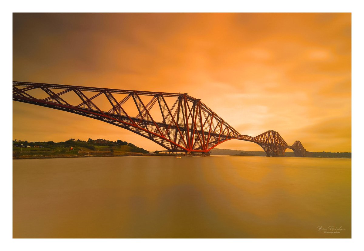 Thanks to Brian Nicholson for sending us his excellent photo of the Forth Bridge from North Queensferry. Great work!