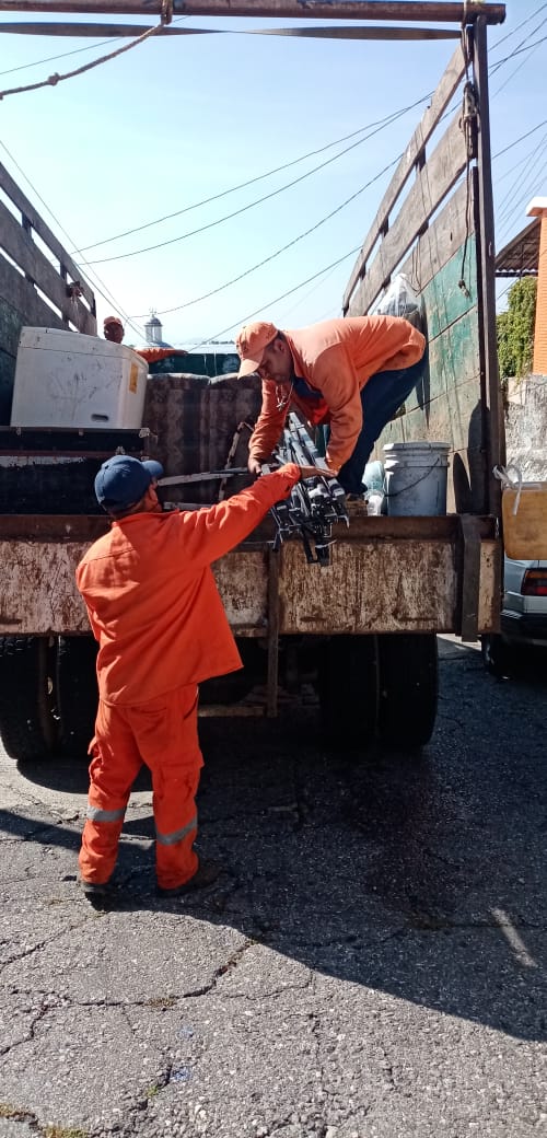 SDSySPCuerna's tweet photo. El Ayuntamiento de Cuernavaca informa que cuenta con la suficiente capacidad para realizar jornadas de descacharrización todos los días, sobre todo para erradicar criaderos de fauna nociva.

https://t.co/XWTe3I0KyO

#CuernavacaLimpiaOrdenadaYVerde https://t.co/5xtjmGDRK6