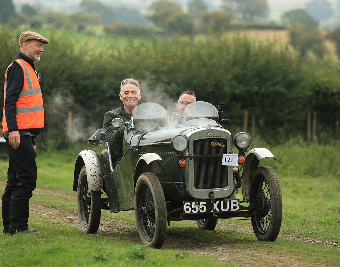 RobMacShots's tweet photo. Cup of tea anyone ? π« @philipstader @VintageCarClub @tigbrown #Welshtrial https://t.co/TK13x43zYu
