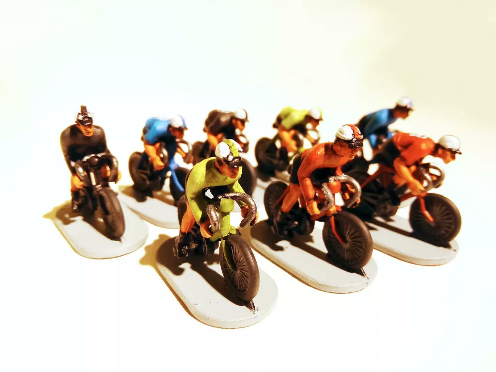 giochisntavolo's tweet photo. A #miniaturemonday è il turno di #FlammeRouge (@asgergranerud, @Lautapelitfi, #Playagame). Artista: @cinaen. Ne parliamo qui: https://t.co/UlR1GNghoK #giochidatavolo #BGGCreative https://t.co/mvXQopaj97