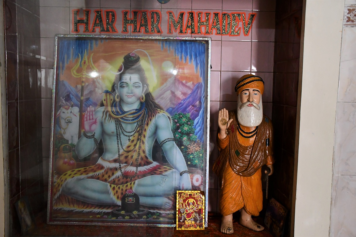 Kalhorozulfiqar's tweet photo. #Mahadev  and Guru #Nanak in Mohan Das #Darbar  in #Badah town, #Larkana district. #Sindh #heritage #Sikh #Sikhs https://t.co/aGmQucO0MV