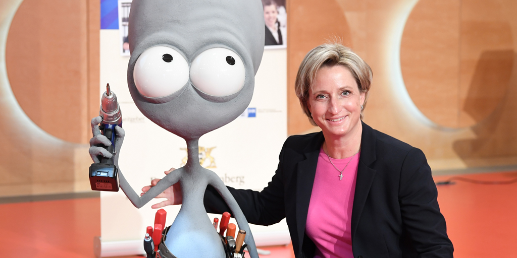 Unsere Initiative #AusbildungsbotschafterBW ist 10 Jahre alt! Fast eine halbe Million Schüler/innen konnten sich aus erster Hand über die Vorteile einer Ausbildung informieren. Danke an 19.000 #Ausbildungsbotschafter #gutausgebildet #jazurausbildung @IHKStuttgart @handwerk_bw