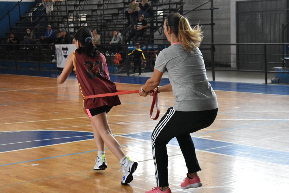asbprensa's tweet image. #ProyectoDesarrollo 🏀

📸 Algunas fotos de la actividad matutina 

💙❤️🤍 #VamosASB