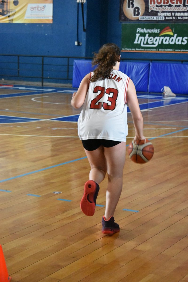 asbprensa's tweet image. #ProyectoDesarrollo 🏀

📸 Algunas fotos de la actividad matutina 

💙❤️🤍 #VamosASB