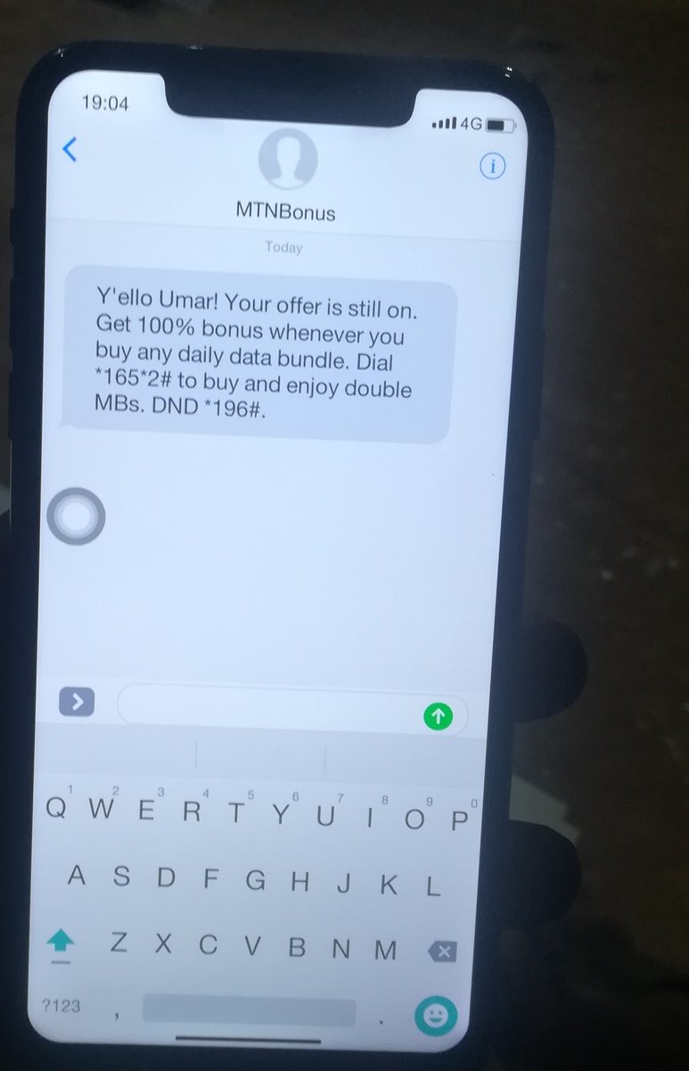 ethankiweewa's tweet photo. The iPhones at sage buyer 😂iPhone 11 pro max with Android keyboard 🙌 🙌 https://t.co/bO1xQN6g6N