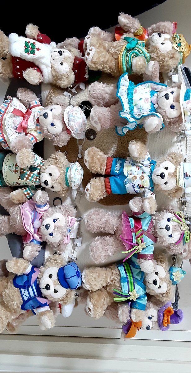 シェリーメイ ダッフィーlove シェリーメイ ダッフィー Loveです 初めまして 僕は50代前半です 年齢近いですね 店時々いってます シェリーメイとダッフィーのぬいぐるみバッジ沢山つけたバッグ持ってる男がいたら 絶対僕です 良かったら声かけて