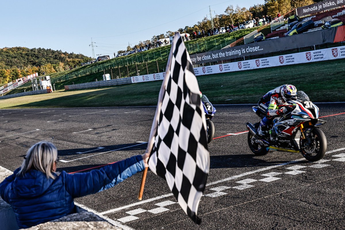 FIM_EWC's tweet photo. 📸 Best pics of the 6 Hours of Most (1/3).
Enjoy!
#FIMEWC #AutodromMost #6HoursOfMost https://t.co/2TWw5XF7nz