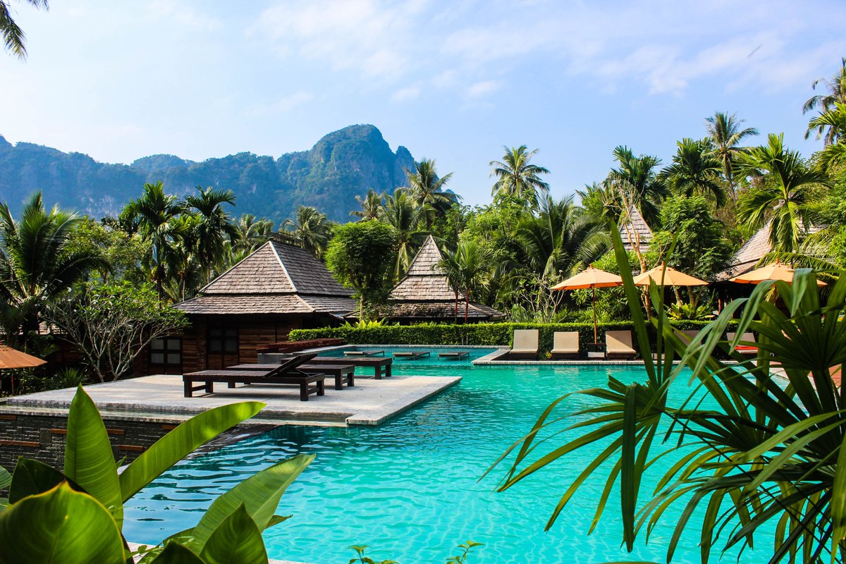 IntelligentTrip's tweet image. Good news! #Thailand has just shortened the #quarantine period from 14 to 7 days for international visitors fully #vaccinated against Covid19. 🏝 
Photo by Sara Dubler on Unsplash
#travel #traveler #traveling #travelers #traveltheworld  #intelligenttrip #travel #Triptothailand