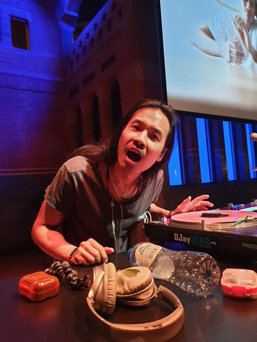 SColesPorter's tweet photo. Heโs here! All the way from LA the fabulous, the amazing, the sweetest smelling DJ on this earth @djSLEEPER ๐ฅ๐ฅ๐ฅ๐ฅ๐ฅ๐ฅ๐ฅ๐ฅ๐ฅ๐ฅ๐ฅ๐ฅ๐ฅ
๐๐พโฅ๏ธ๐ช๐ฝ #wsai21 #ih21 #tminus30 https://t.co/cpdUfi7WkC
