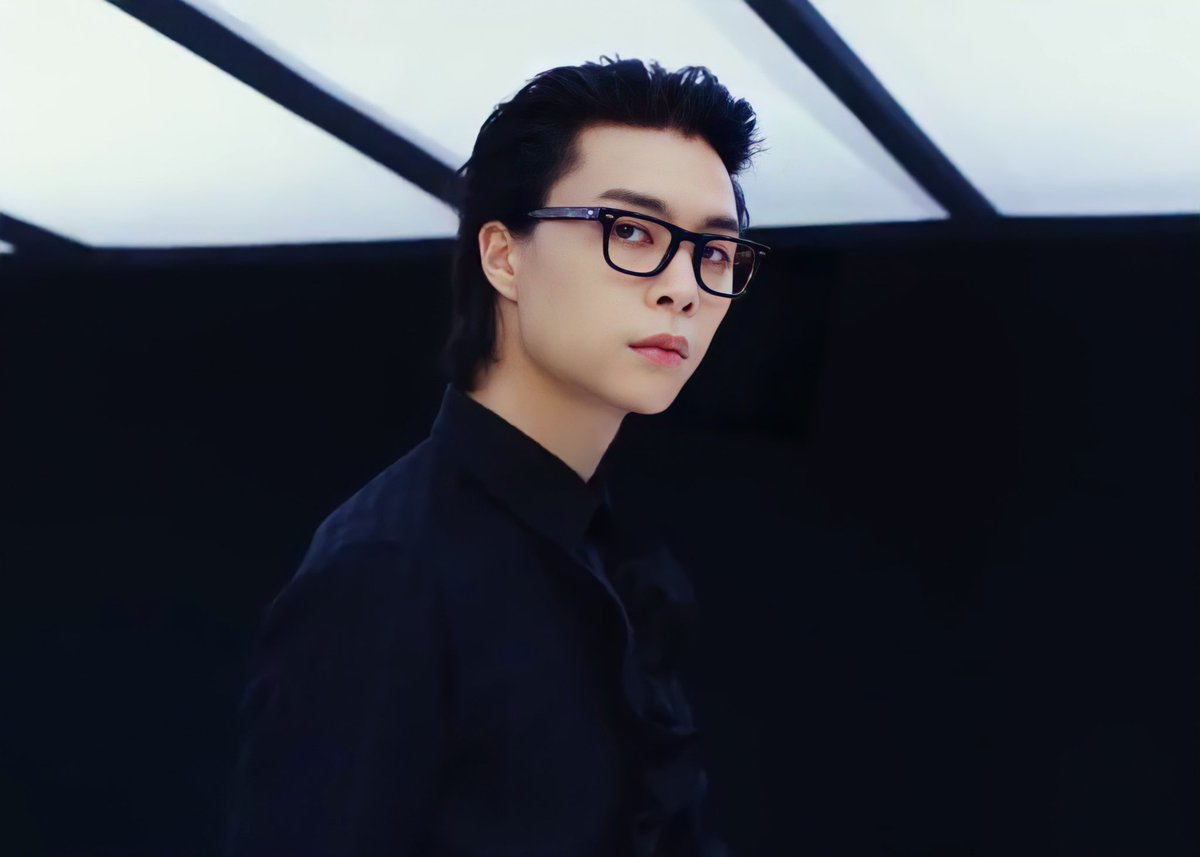 SuhLooks's tweet photo. #쟈니 #JOHNNY #NCT127 #NCT https://t.co/LcjHstGAaJ