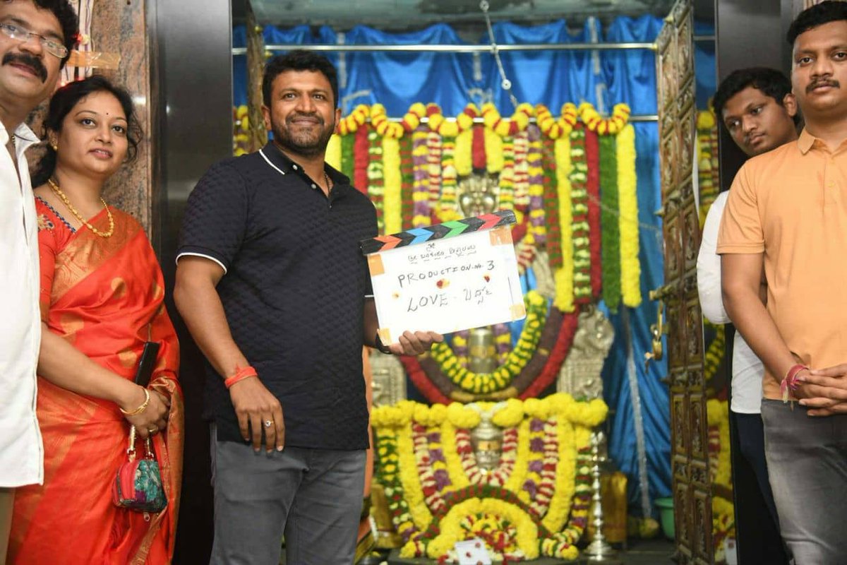 PCSekar's tweet photo. Happy to share that my movie was officially launched by @PuneethRajkumar sir &amp; thanks to @PrajwalDevaraj  for his presence. Starring @darlingkrishnaa @AshikaRanganath produced by #kaddipudichandru  and the movie is titled as LOVE BIRDS...Need all your support and blessings 🙏 https://t.co/malj0fsiqo