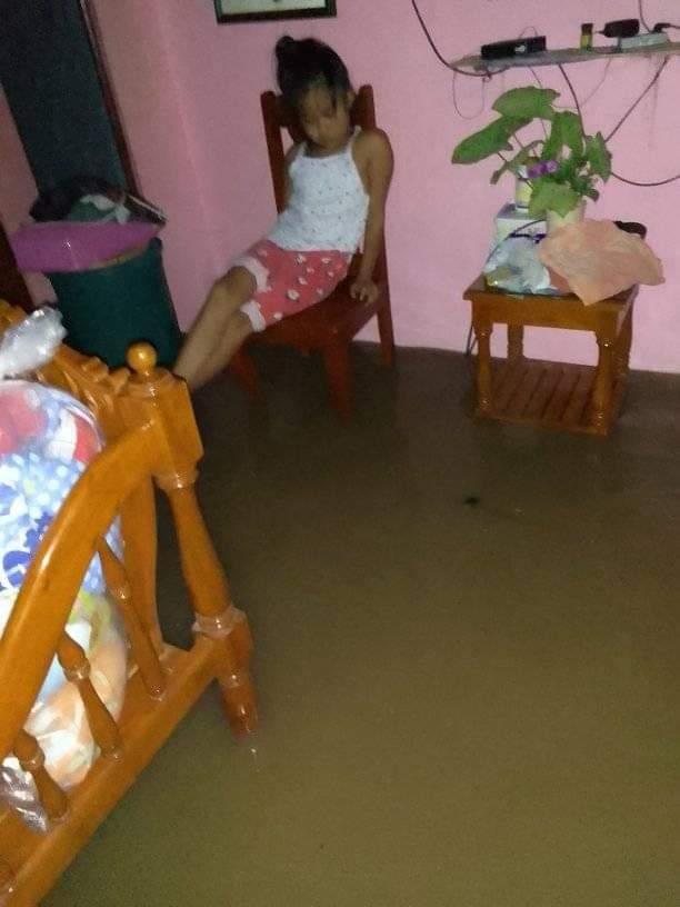 shielamazingggg's tweet photo. I have seen this kind of situation before and I didn't like the ending. nakakatrauma sobra, kaya pls don't ignore yung mga need ng tulong from us, Cagayanos. (first 2 pics, from brgy. pantar, parescue po sila pls)

#CagayanNeedsHelp
#CagayanNeedsHelpAgain
#RescuePh https://t.co/l4gGGXOCBT
