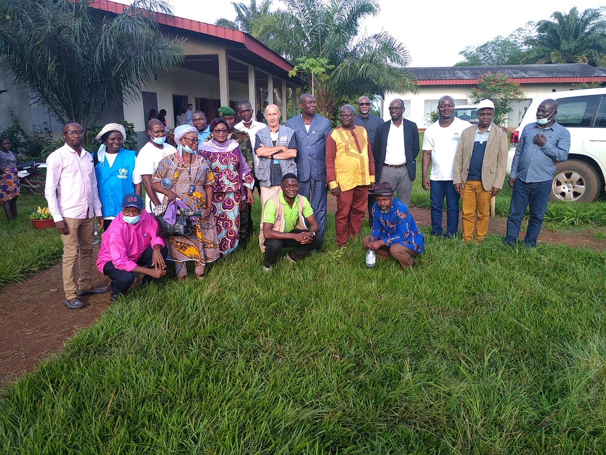 Fr_Grunewald's tweet image. Fin d&apos;1 grosse journée de travail dans la Lobaye pour développer  #Solutionsdurables pour réfugiés &amp;amp; déplacés. Le cadre du GT #SolDur démontre sa pertinence en mariant humanitaire/développement/paix @UN_CAR @PNUD_RCA @UNHCR_CAR @AminaJMohammed @RachelJ_Scott @UNPiper @RFIAfrique