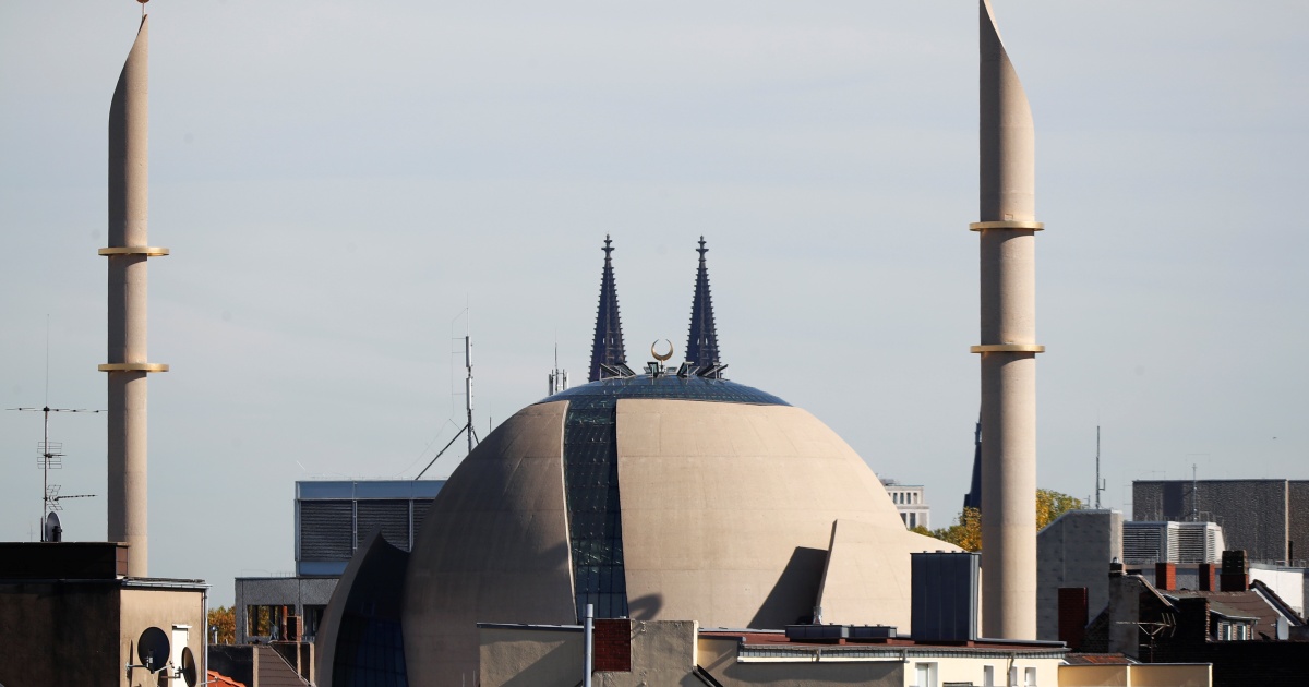 AJEnglish's tweet photo. Germany’s largest mosque to broadcast call to prayer on Fridays https://t.co/fEe6c38uBb https://t.co/z5MmbMMlzN