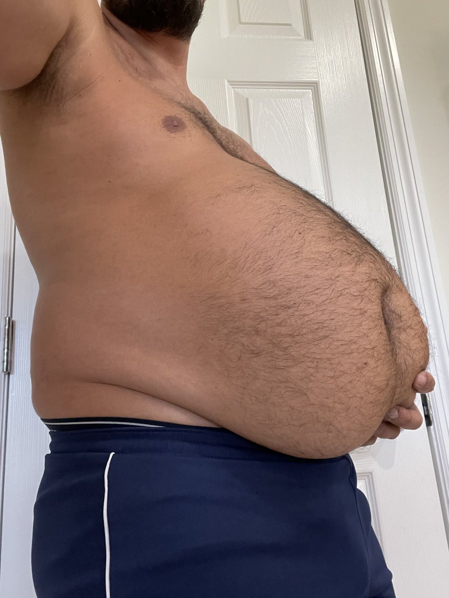 Is it #TummyTuesday yet? Drop some shirtless pics men #Belly #Hungry #Pig