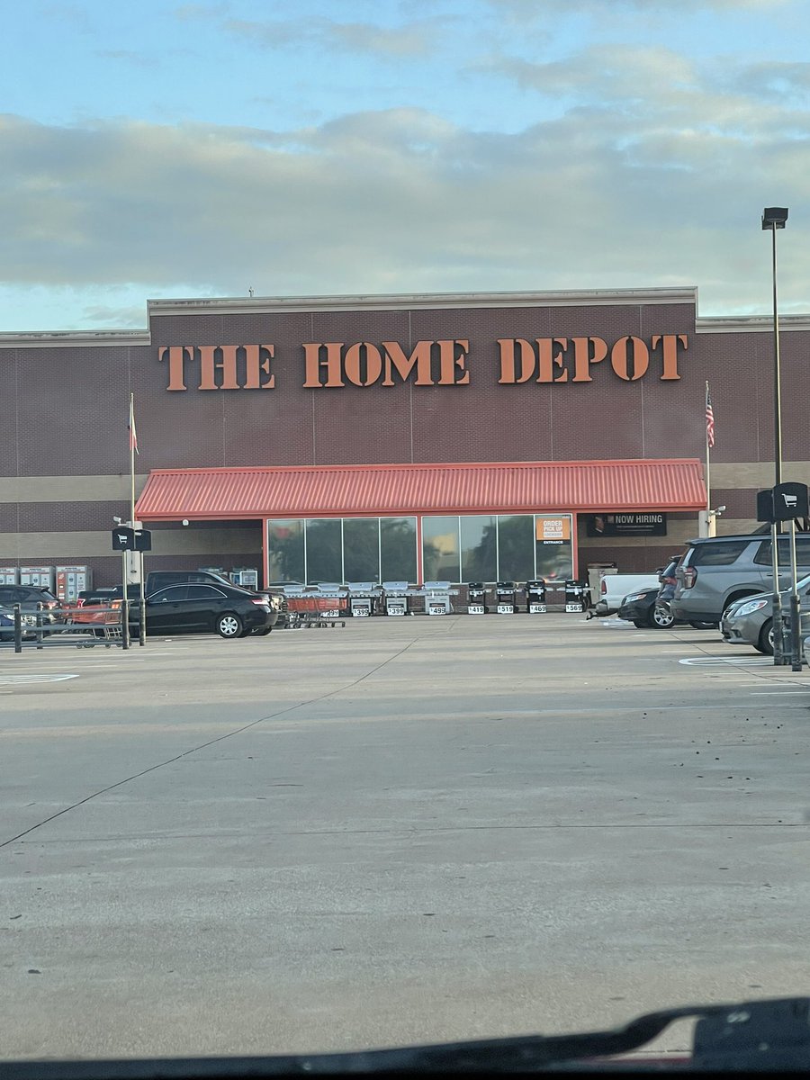 bpaulnm's tweet photo. #Day1 at my new store today. Looking forward to this new adventure at #6561 #CA2TX https://t.co/fdSI77COuS