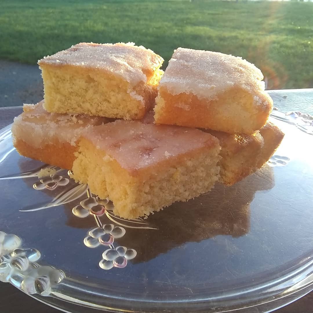 Blueberrys_cafe's tweet photo. Cakes for tomorrow are St Clements, Gingerbread, Victoria Sponge and Lemon and Lime Drizzle #shanklin #Lavazza #trulyscrumptious #cafewithaview #tastytyreats #clifftopviews #bestviews #TravelersChoice #freshcream #Tuesdaytreats #delicious #IOW #homemade #cake #blueberryscafe https://t.co/z9qjnWkmAF