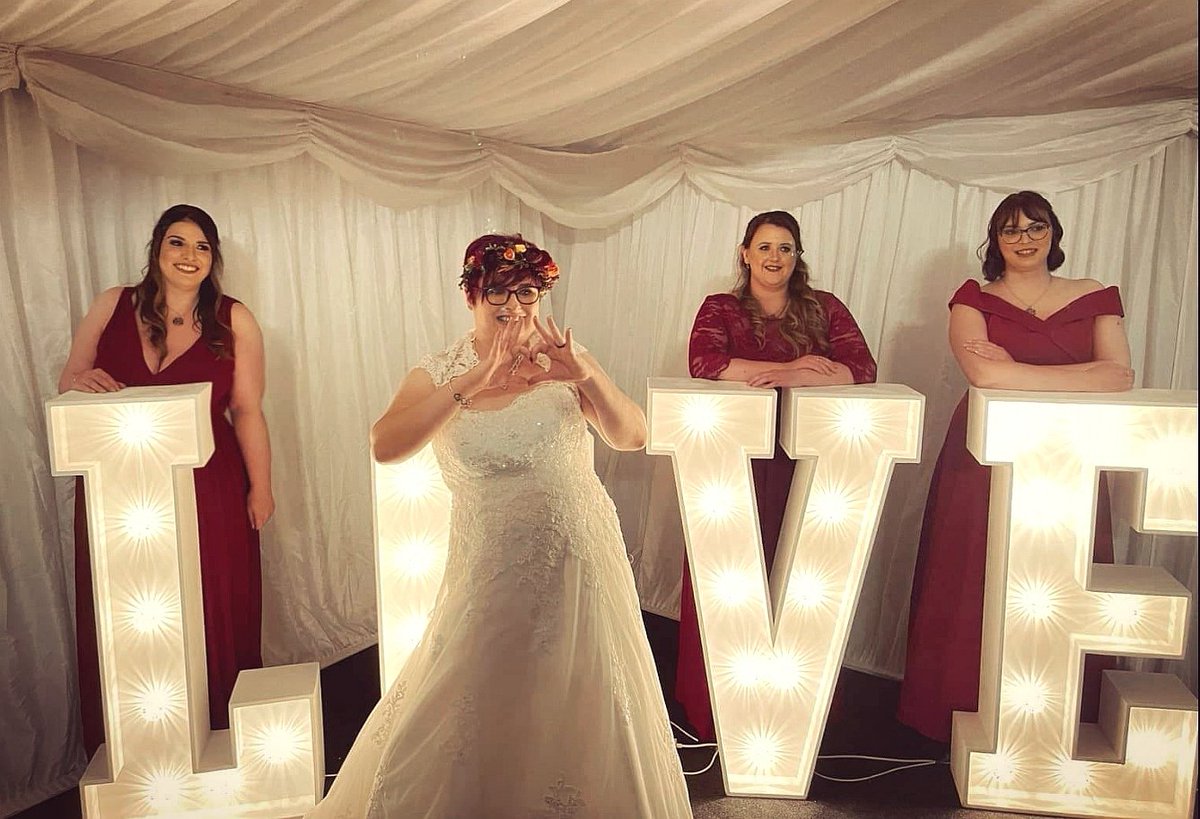Huge congratulations to this lovely lady <a href="/Moodypidge/">Pidge</a> her wedding on Saturday!! Thank you for asking me to be your bridesmaid ❤️🎊💒 #bridesmaids #bridesquad #weddinggoals #bestfriends