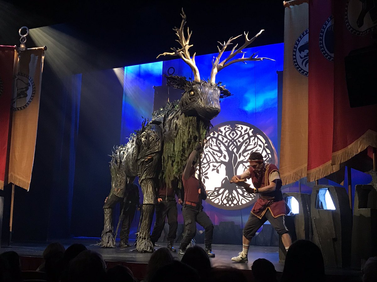 HettyTJ's tweet photo. @DragonsBeasts absolutely astounding puppetry and magical story telling @DarlingtonHipp 🐉 https://t.co/SMBAFuMQyU