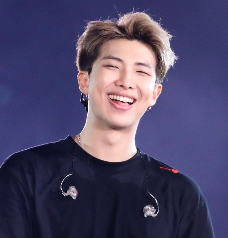 thvgkz's tweet photo. Por Deus Kim Namjoon tenha Piedade https://t.co/oPbMtwQGJN