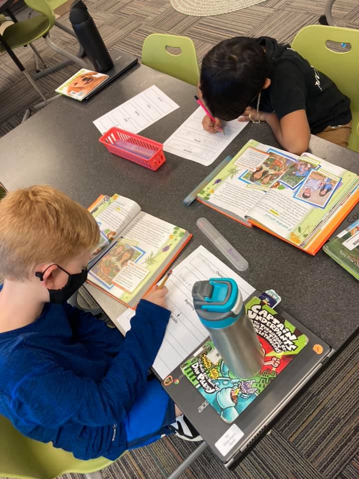 brettabbotts17's tweet photo. Students in @MundtsClass are working on sequencing their shared read story: Room to Grow. They are learning to apply transition words such as “first, next, then, finally” #EngageTheCore https://t.co/rilTrXq2se