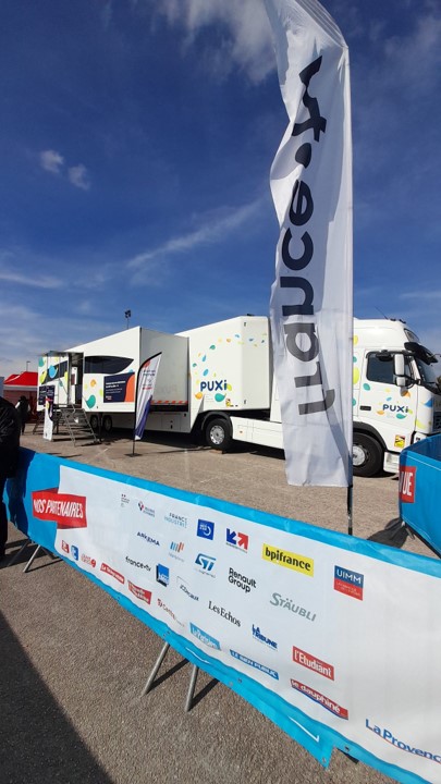 🚩 C'est à Dijon que le #FrenchFabTour a posé ses valises aujourd'hui !

🚀 Les équipes #Polyvia et @polyviaform toujours mobilisées pour présenter les formations, les perspectives d'emploi et l'engagement de la filière #plasturgie pour l'économie circulaire.

#emploi #formation