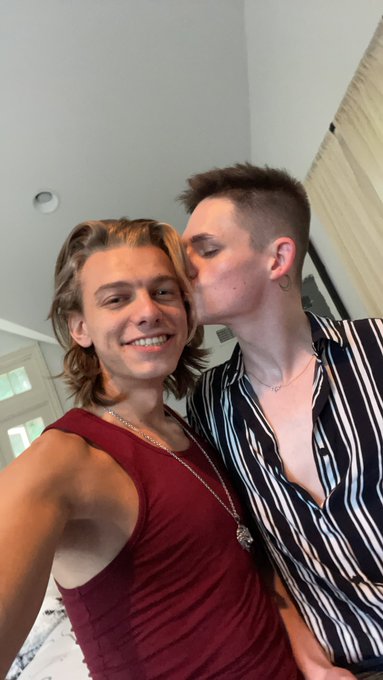 @AveryJonesxxx 🥰🥰🥰 @cockyboys https://t.co/C3BM5yIY64<a class="tags" target="_blank" title="On Twitter" href="/?out=eyJ0eXAiOiJKV1QiLCJhbGciOiJIUzUxMiJ9.eyJpYXQiOjE3MTkwNDYyOTUsImlzcyI6InR3cG9ybnN0YXJzLmNvbSIsIm5iZiI6MTcxOTA0NjI5NSwiZXhwIjoxNzUwNTgyMjk1LCJyZWRpcmVjdF91cmwiOiJodHRwczovL3R3aXR0ZXIuY29tL0F2ZXJ5Sm9uZXN4eHgifQ.qSMFdYRoyOYmlREeWtsPhx_2PIYZn3qphC70CY-rSfmf3zXKhNHjaVJEWZwAeKmj0lOiHQk4iwEmqkag5Kfuiw">@AveryJonesxxx</a><a class="tags" href="/tag/cockyboys">@cockyboys</a>